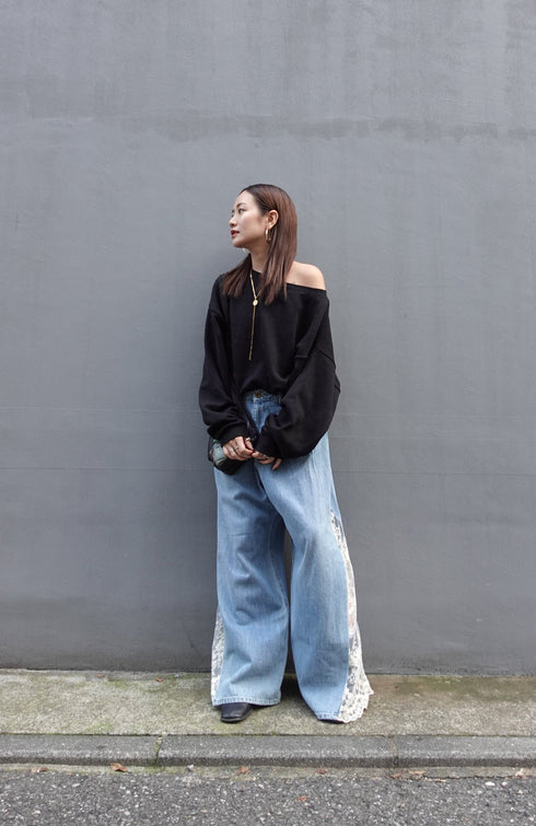 オフショルルーズニット